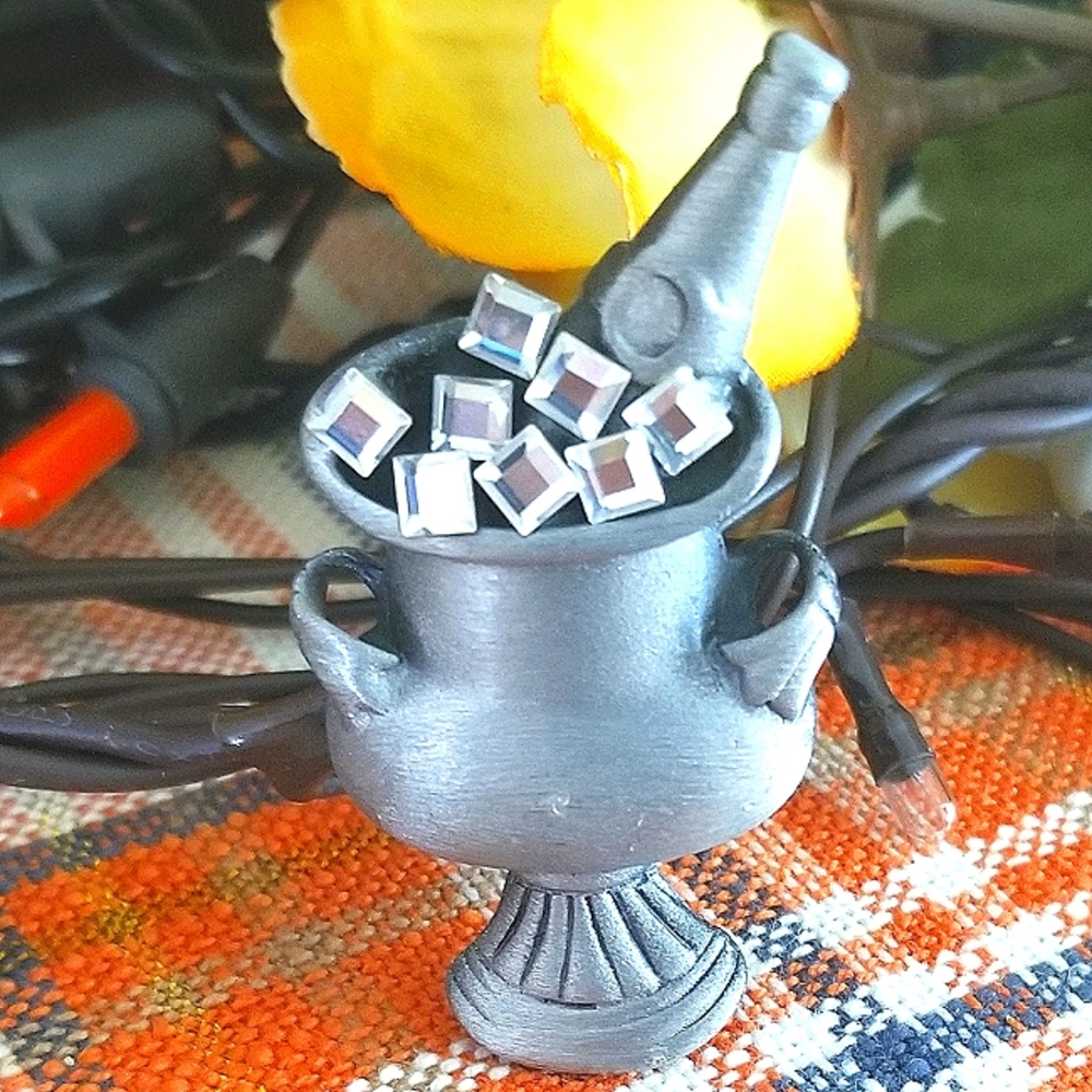 AJC Vintage Champagne Ice Bucket With Ice Cubes Multidimensional 3D Brooch